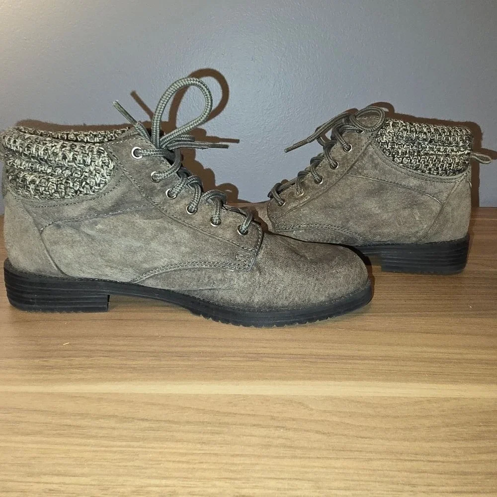 RUGGED‎ OUTBACK Women's Grey Suede Sweater Top Ankle Hiking Boots Size 8